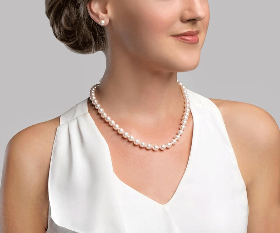 Pearl Necklace with Tag