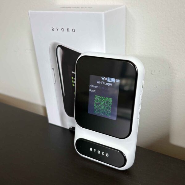 Ryoko Pro - Pocket-size Hotspot Creates a WiFi Network
