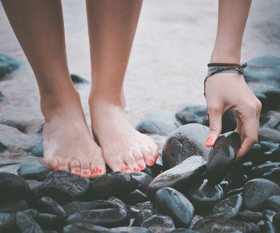 6 Gifts For Pregnant Wife: That Are Clueless Dad Proof 2 Nail Salon As A Gift For Pregnant Women compressed